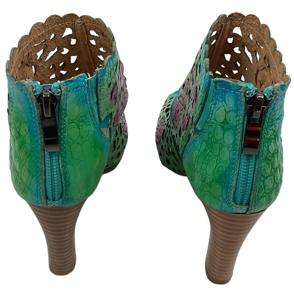 NWOT  L’Artiste by Spring Step Loverlee Leather Laser-Cut Bootie - Picture 6 of 14